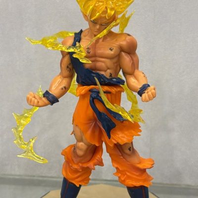 GOKU BROWN BASE FIGURE 18cm