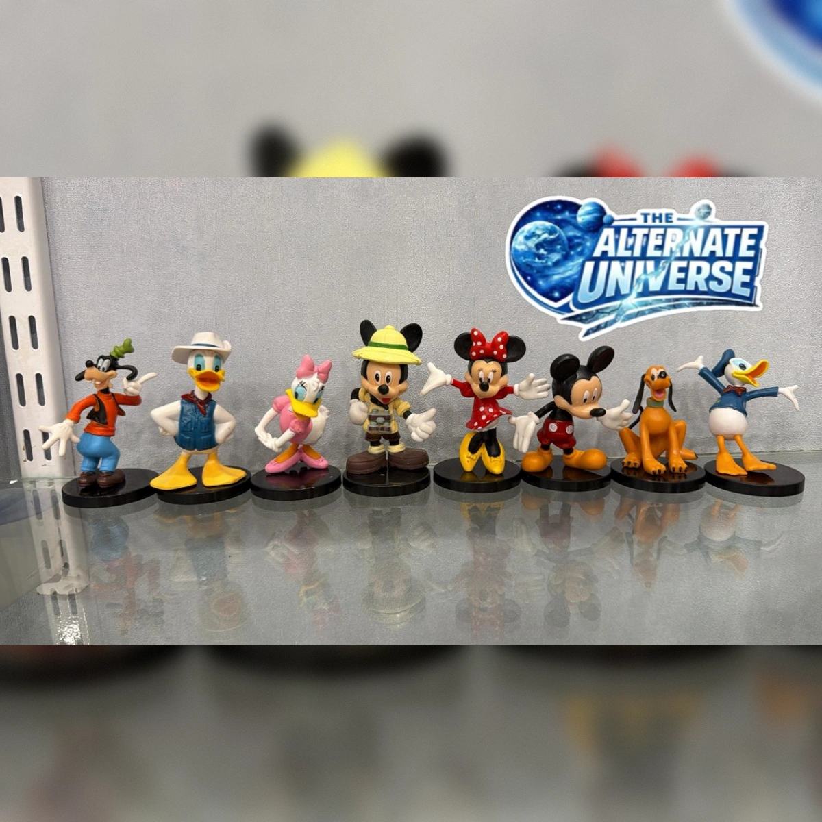 DISNEY SET OF 8