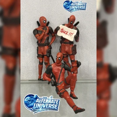 DEADPOOL 3pc STAND SET