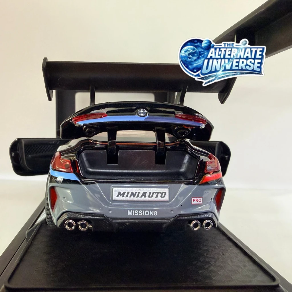 BMW M8 BLACK 1:32 DIE CAST - Image 2