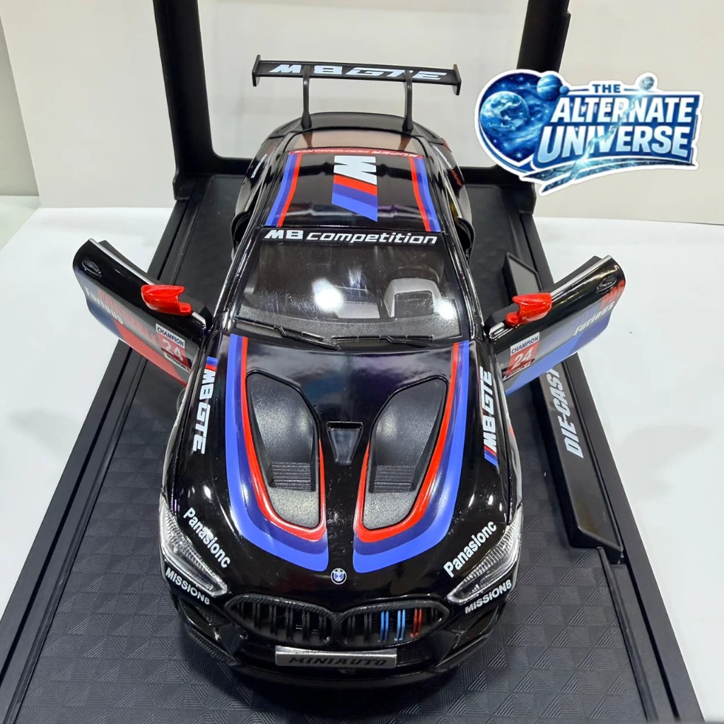 BMW M8 GTE 1:24 Black die-cast model - Image 2