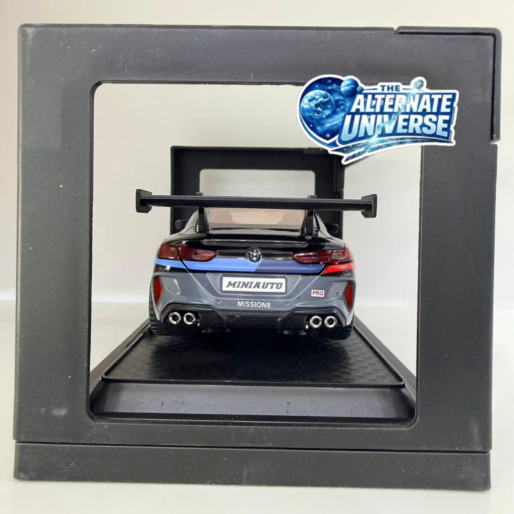 BMW M8 BLACK 1:32 DIE CAST - Image 4