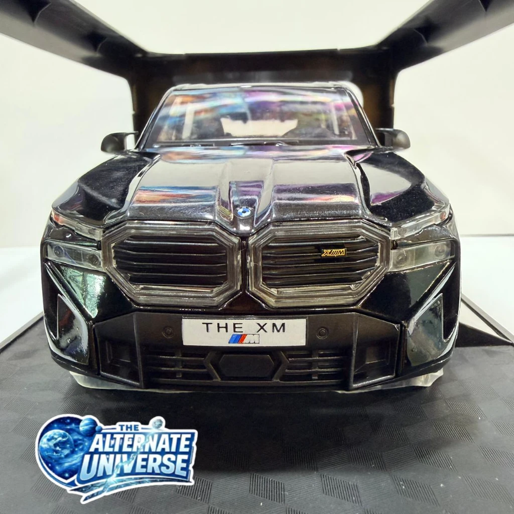 BMW-XM Black SUV 1:24 Scale Die-Cast Model - Image 4
