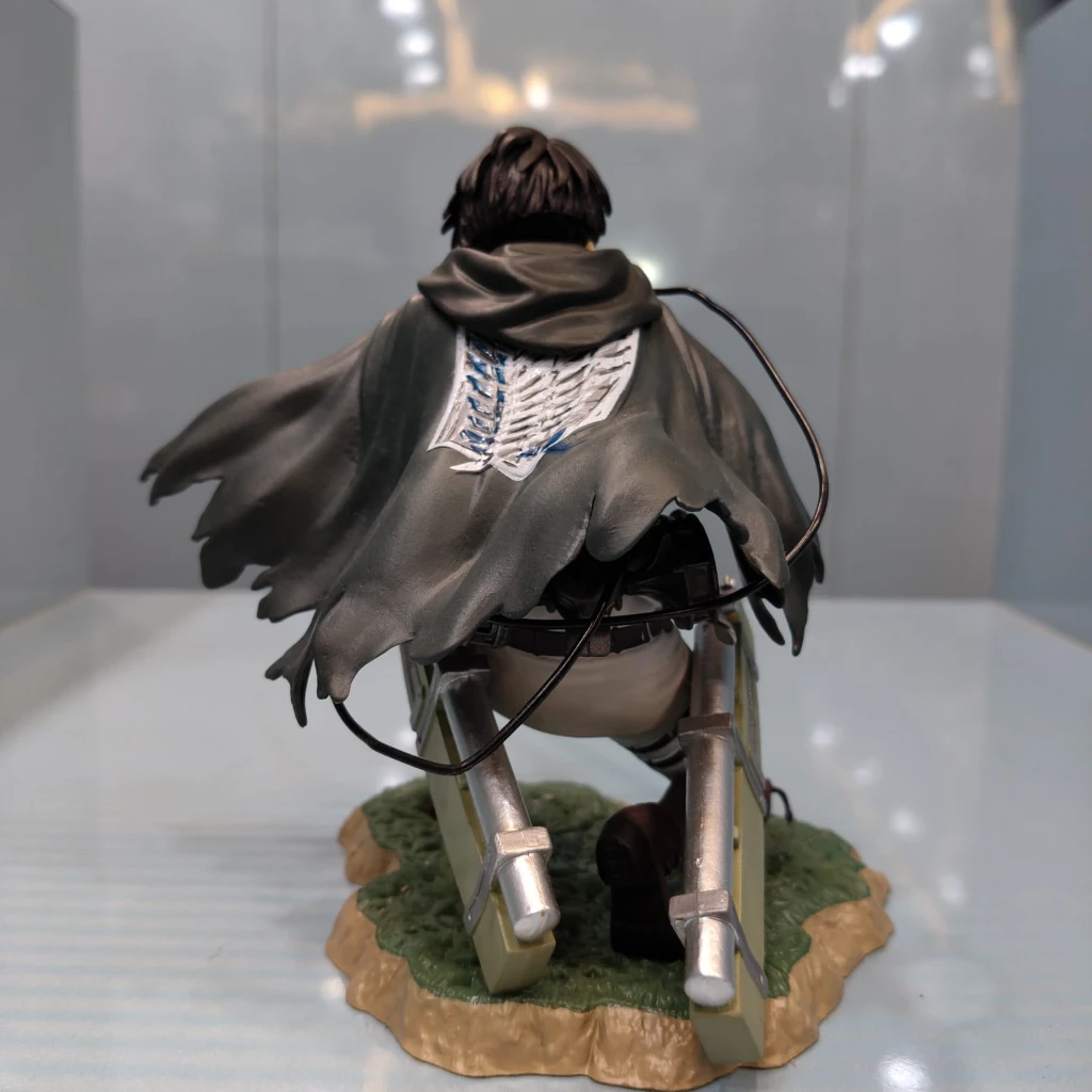ATTACK ON TITAN LEVI FIGURE - Image 6
