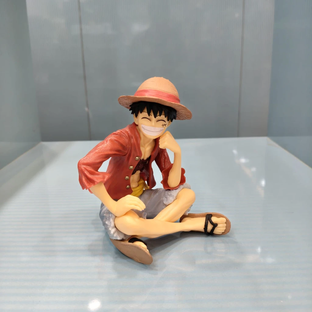 LUFFY SITTING SMILE 15CM
