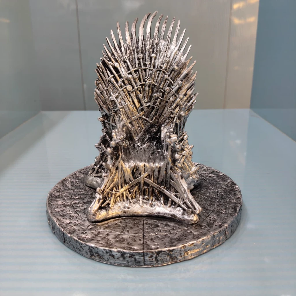 THRONE - Image 2