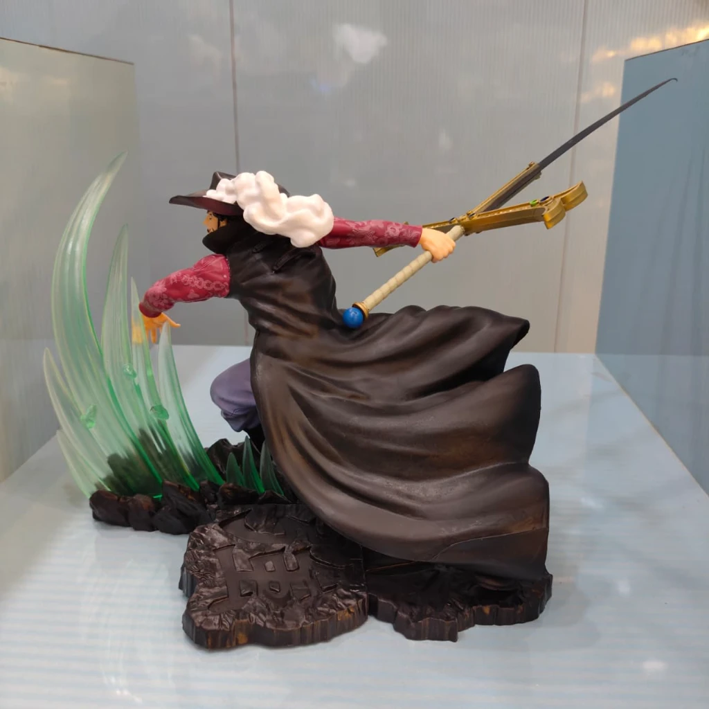 One Piece Mihawk In Action 30cm Figure - Image 6