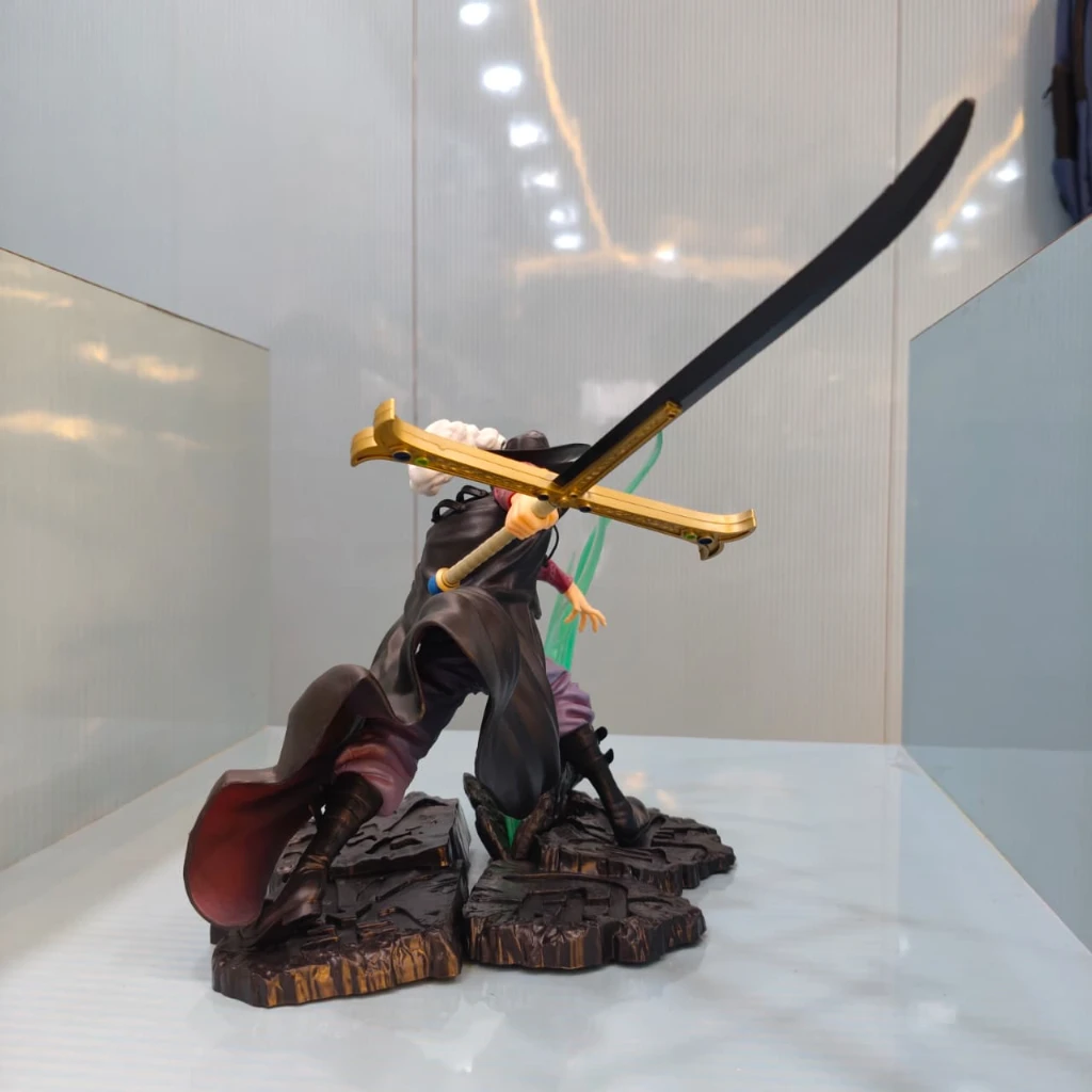 One Piece Mihawk In Action 30cm Figure - Image 5