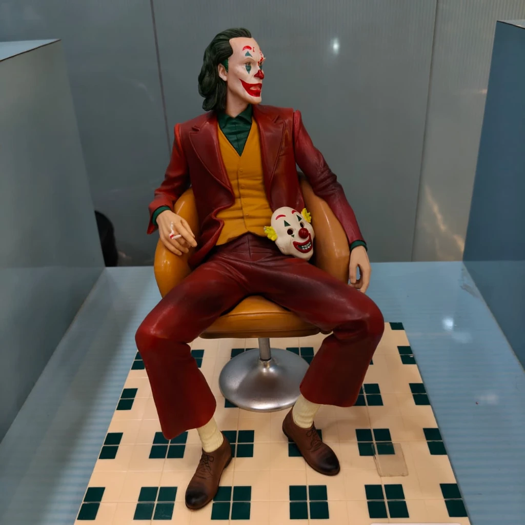 JOKER LARGE CHAIR SITTING - Image 10