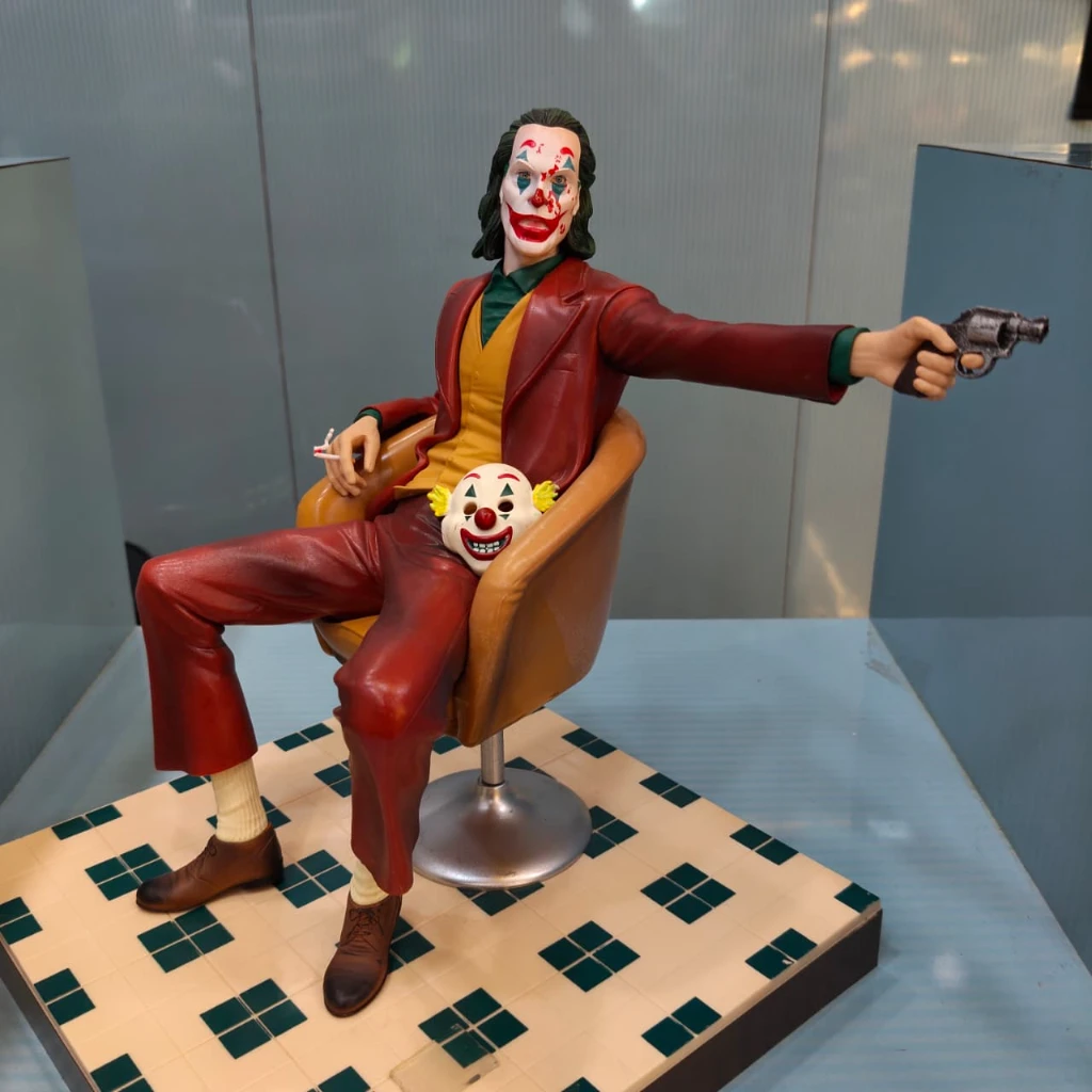 JOKER LARGE CHAIR SITTING - Image 9
