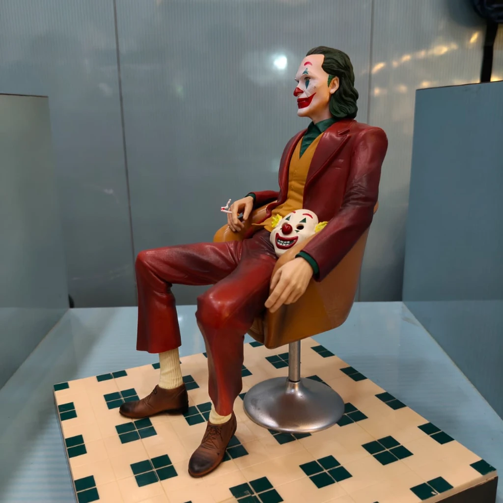 JOKER LARGE CHAIR SITTING - Image 7