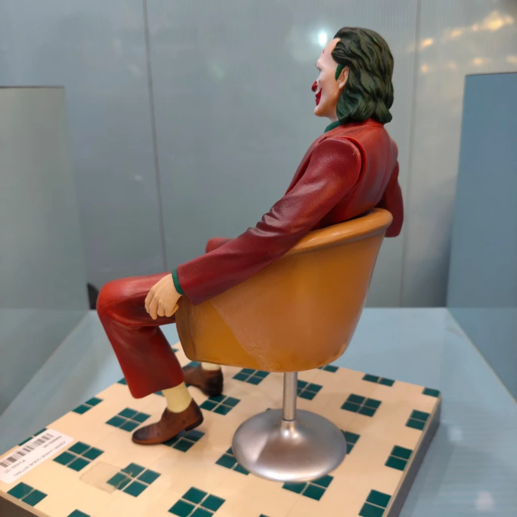 JOKER LARGE CHAIR SITTING - Image 5