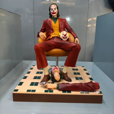 JOKER LARGE CHAIR SITTING