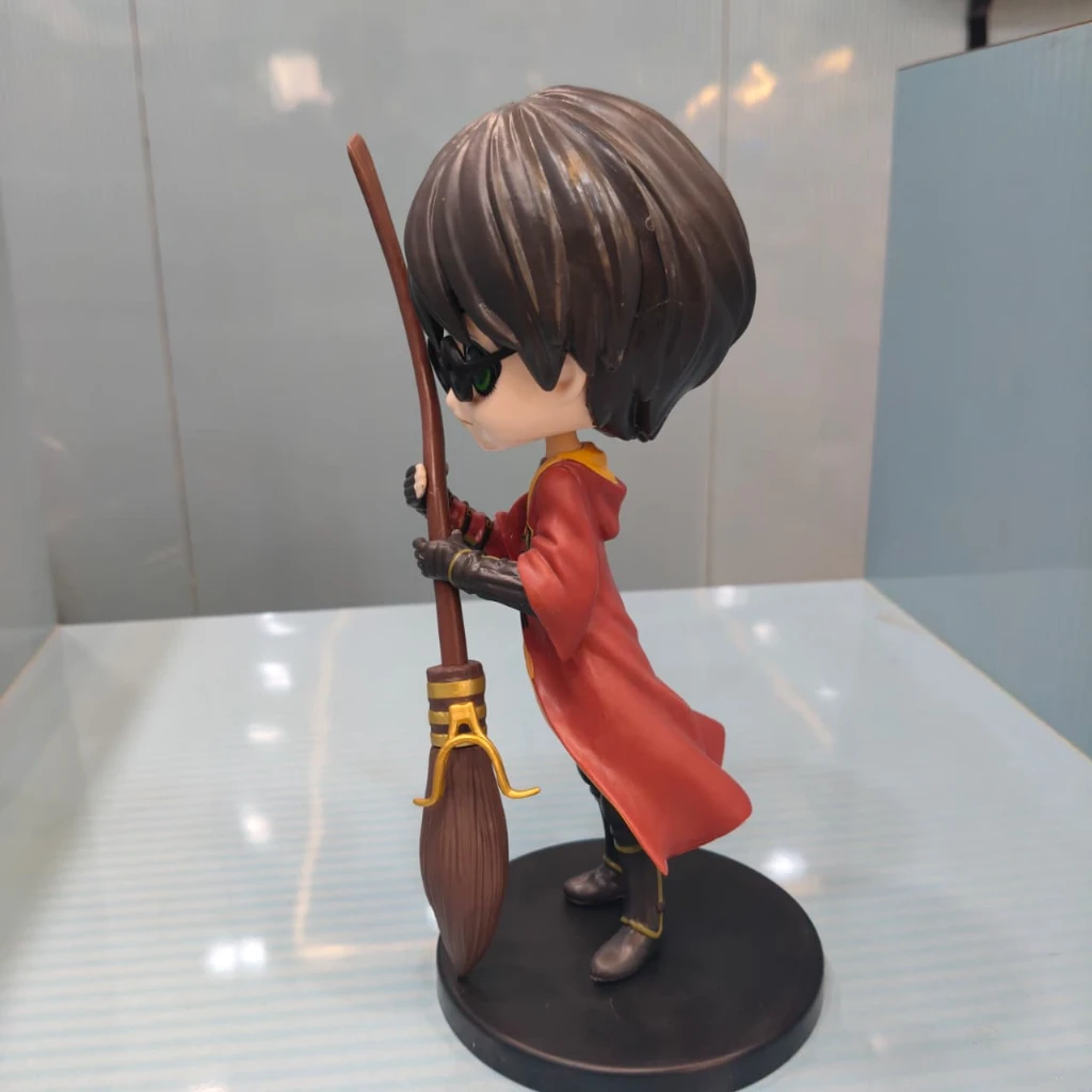 HARRY WITH NIMBUS 2000 23cm FIGURE - Image 6