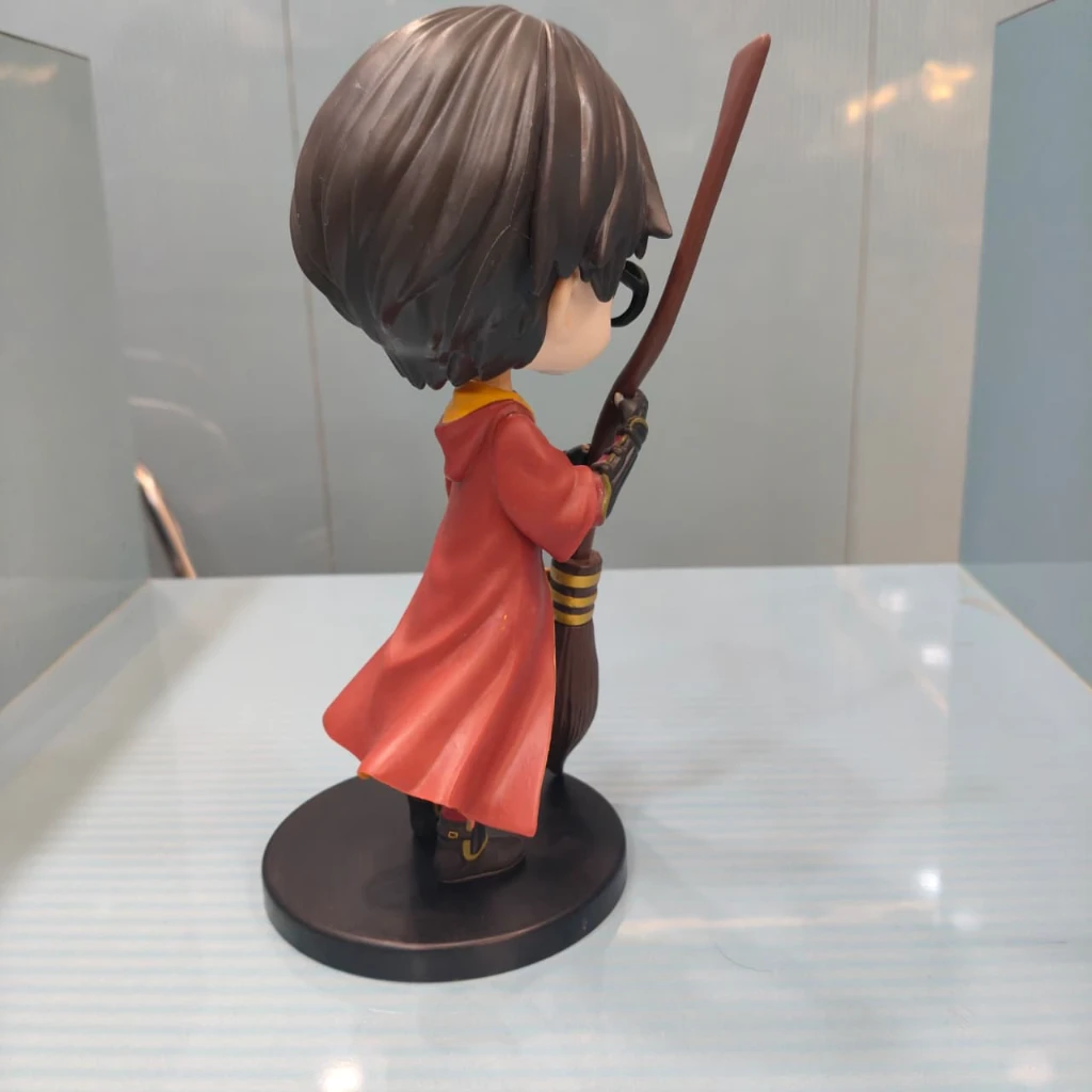 HARRY WITH NIMBUS 2000 23cm FIGURE - Image 3