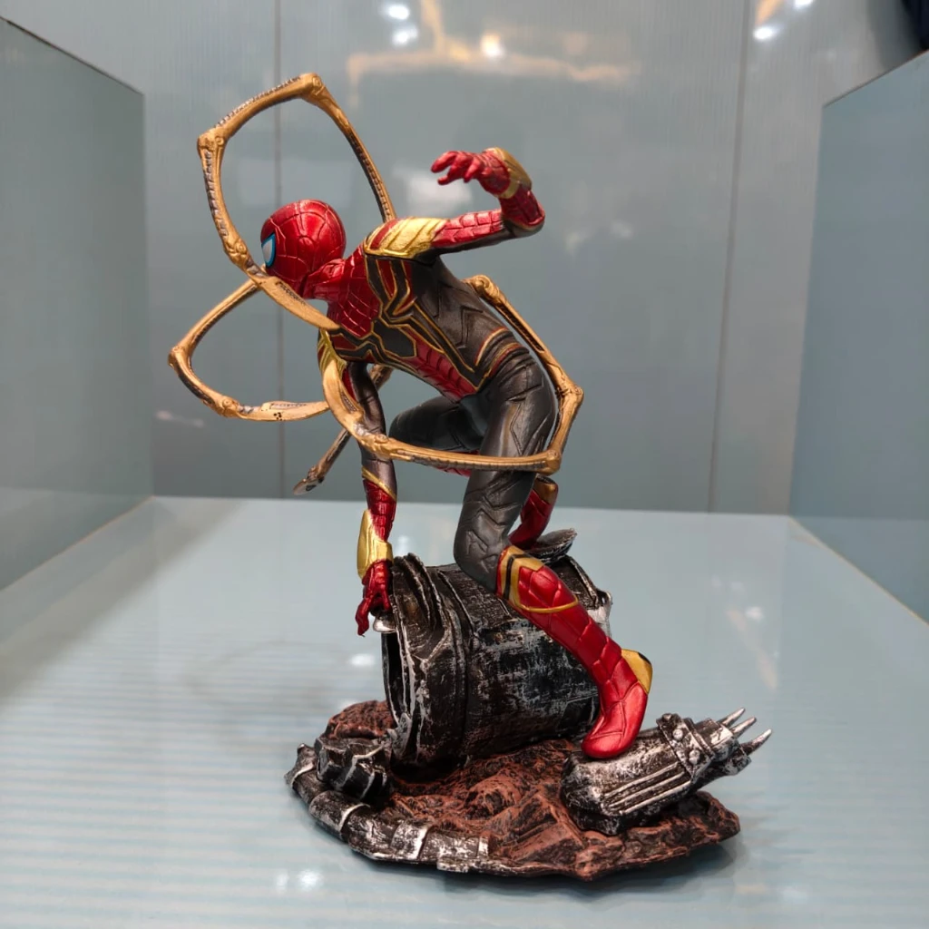 IRON SPIDERMAN FIGURE - Image 4