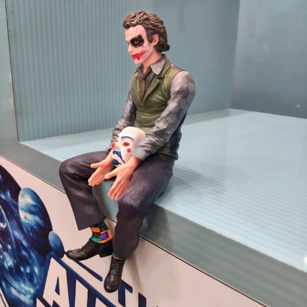 JOKER BIG SITTING FIGURE 25cm Heavy - Image 5