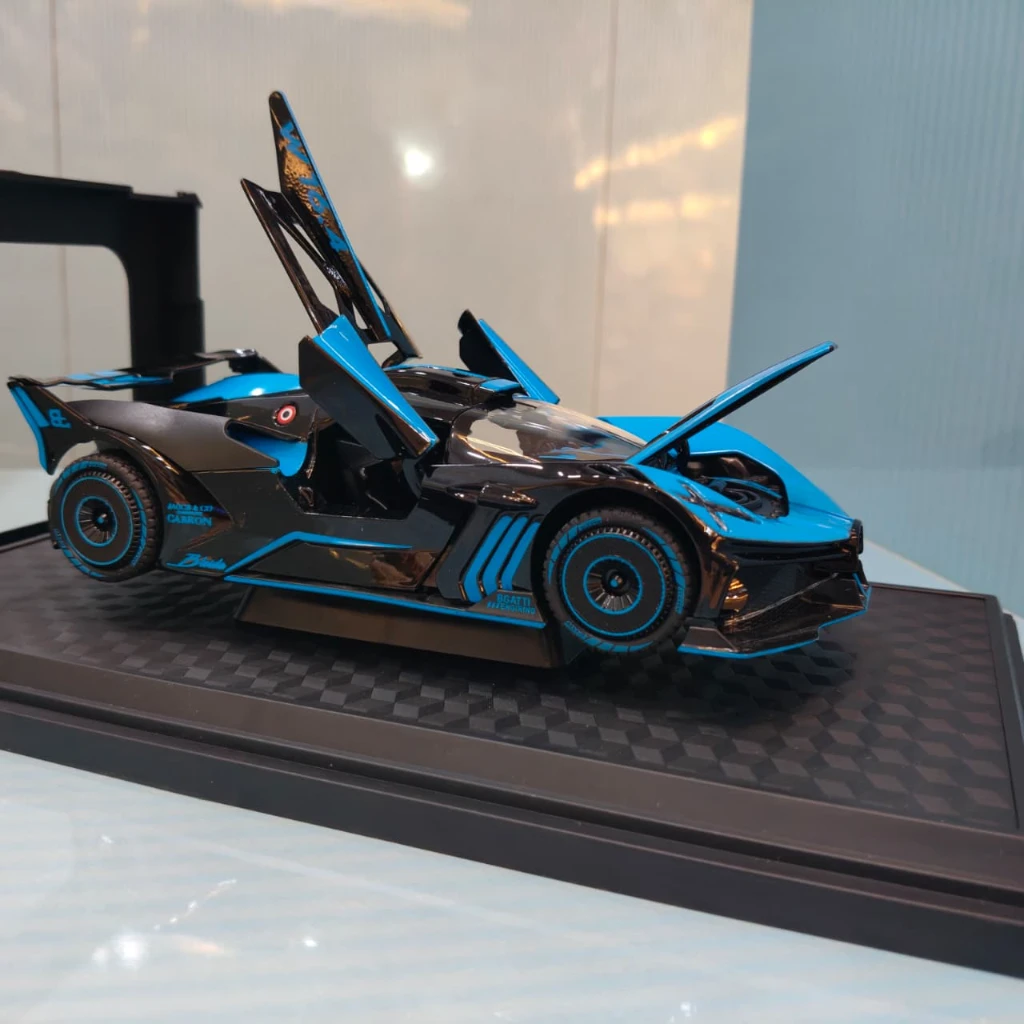Bugatti Bolide 1:24 Scale Die Cast With Smoke - Image 2