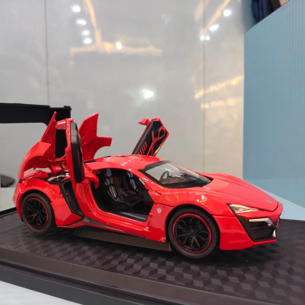 Lykan Hypersport 1:24 Scale Red Supercar - Image 2
