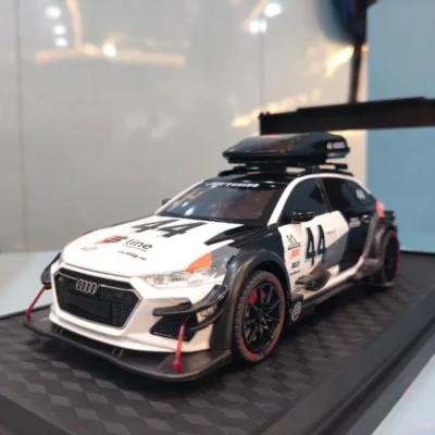 Audi RS6 White Die Cast 1:24 Scale
