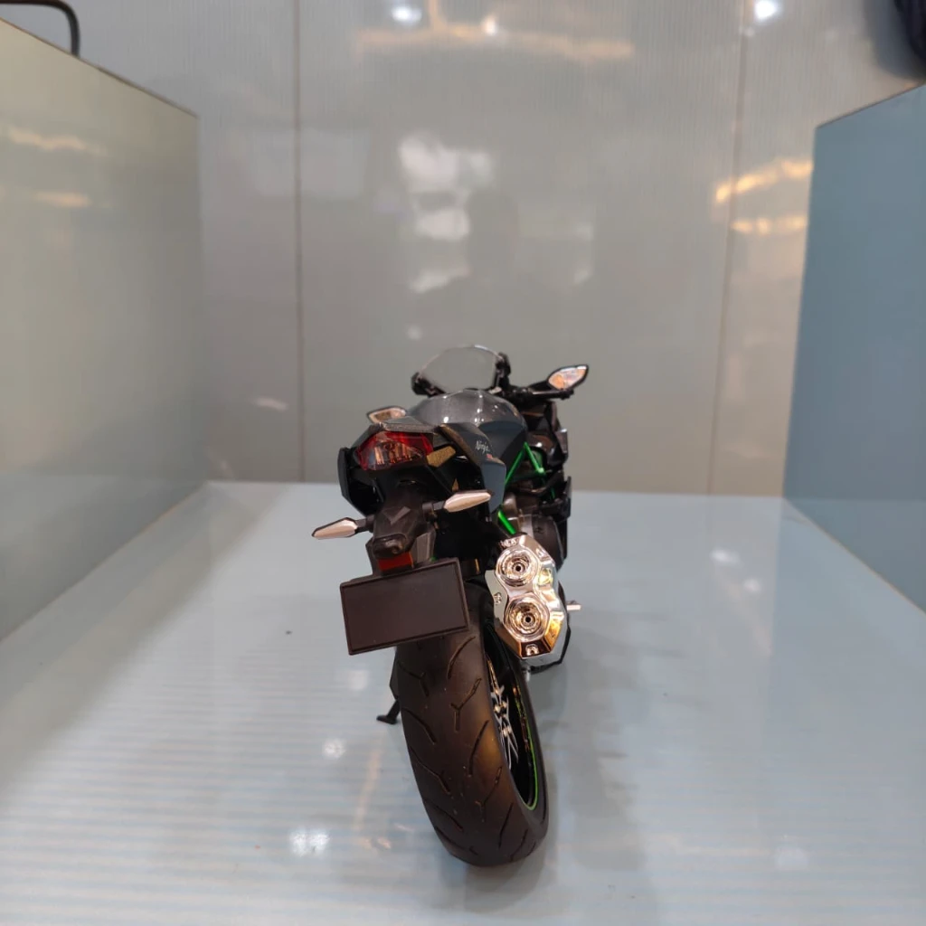 1:9 Scale Kawasaki Ninja H2 Die-Cast Motorcycle Model - Image 2