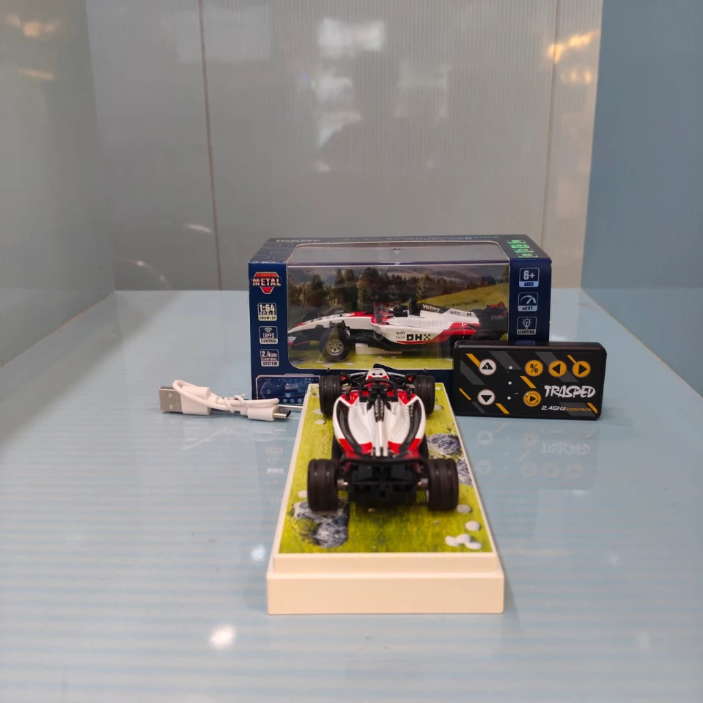 Trasped 1:64 Scale F1 Racing Car – White & Red "Victory" Edition, App & 2.4GHz Remote Control - Image 2