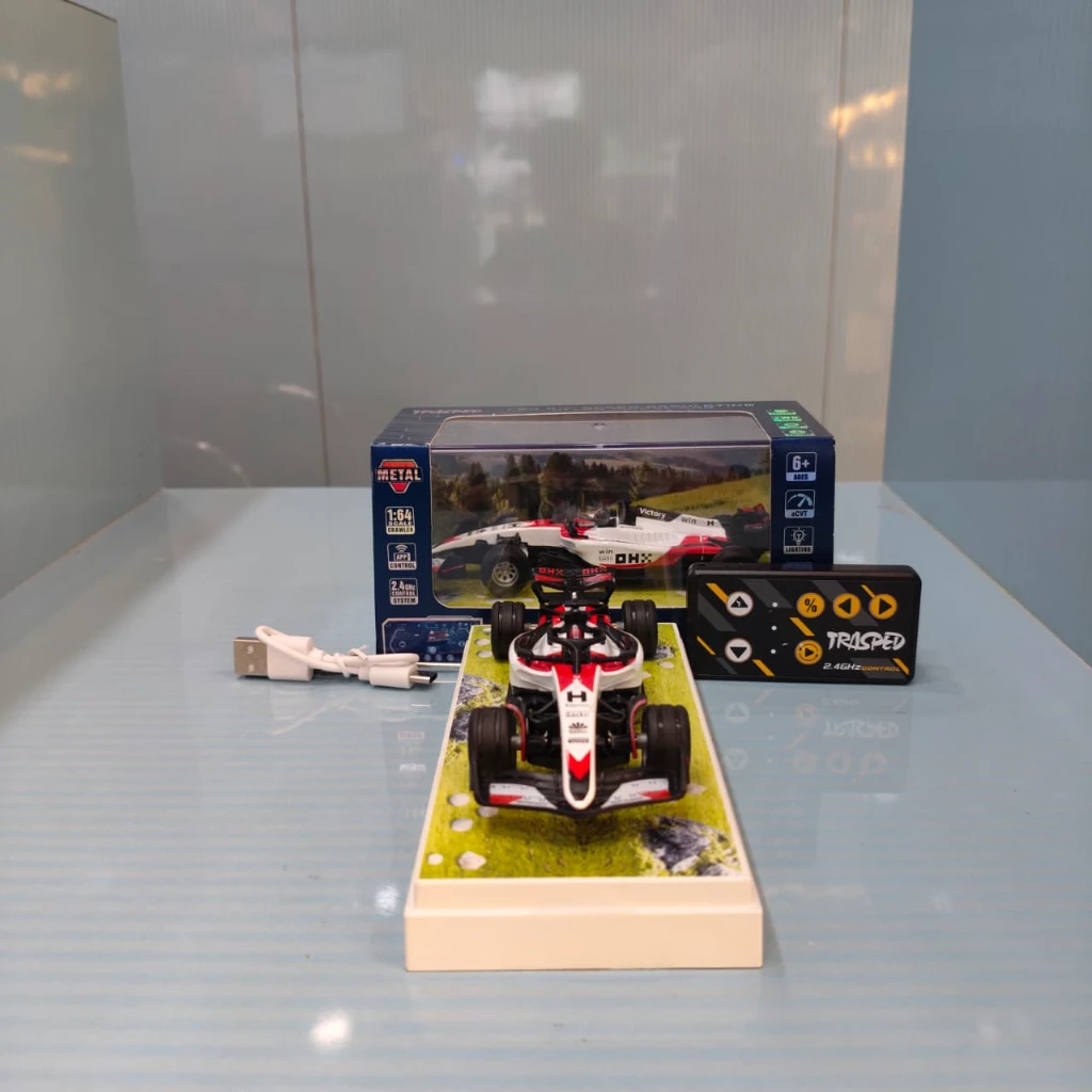 Trasped 1:64 Scale F1 Racing Car – White & Red "Victory" Edition, App & 2.4GHz Remote Control - Image 4
