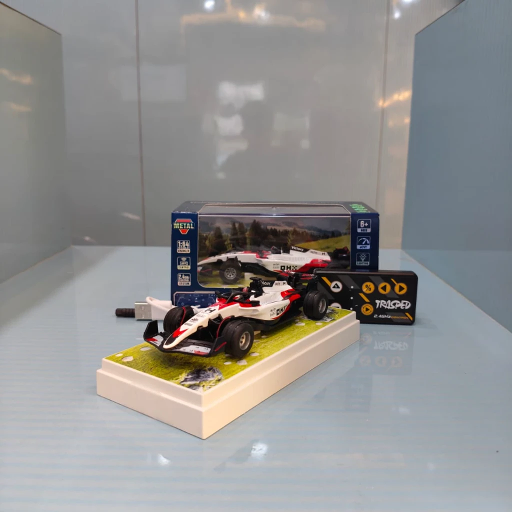 Trasped 1:64 Scale F1 Racing Car – White & Red "Victory" Edition, App & 2.4GHz Remote Control