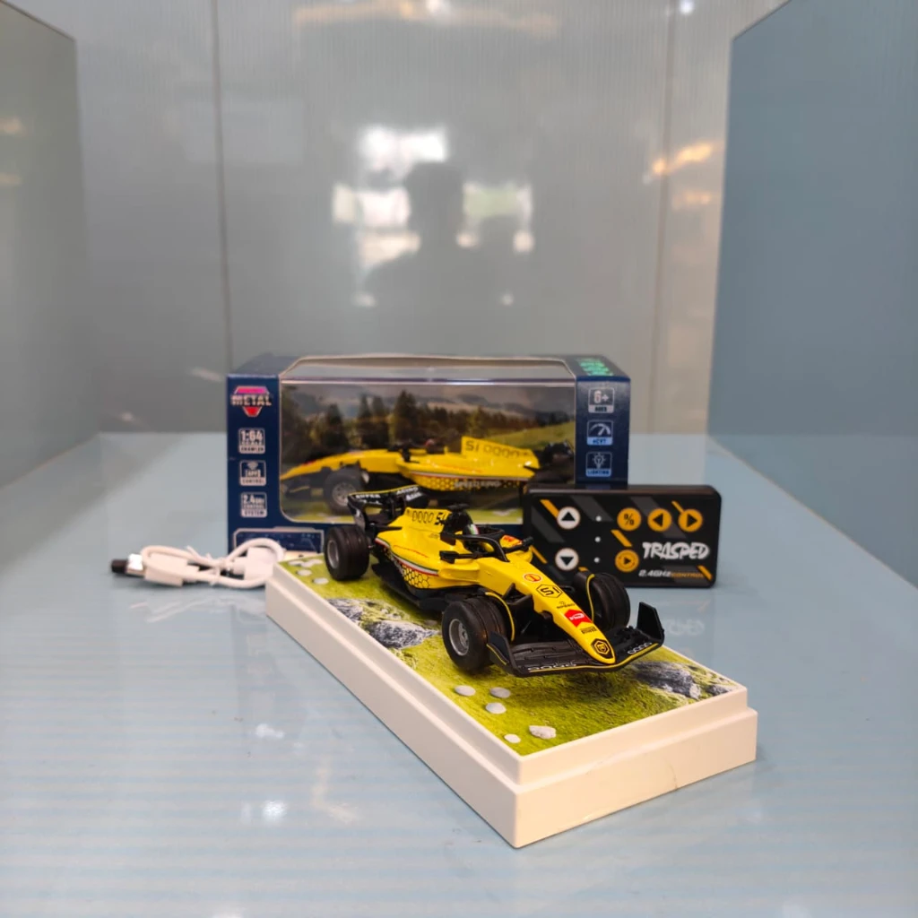 Trasped 1:64 Scale F1 Racing Car – Yellow "Speed King" Edition, App & 2.4GHz Remote Control - Image 4
