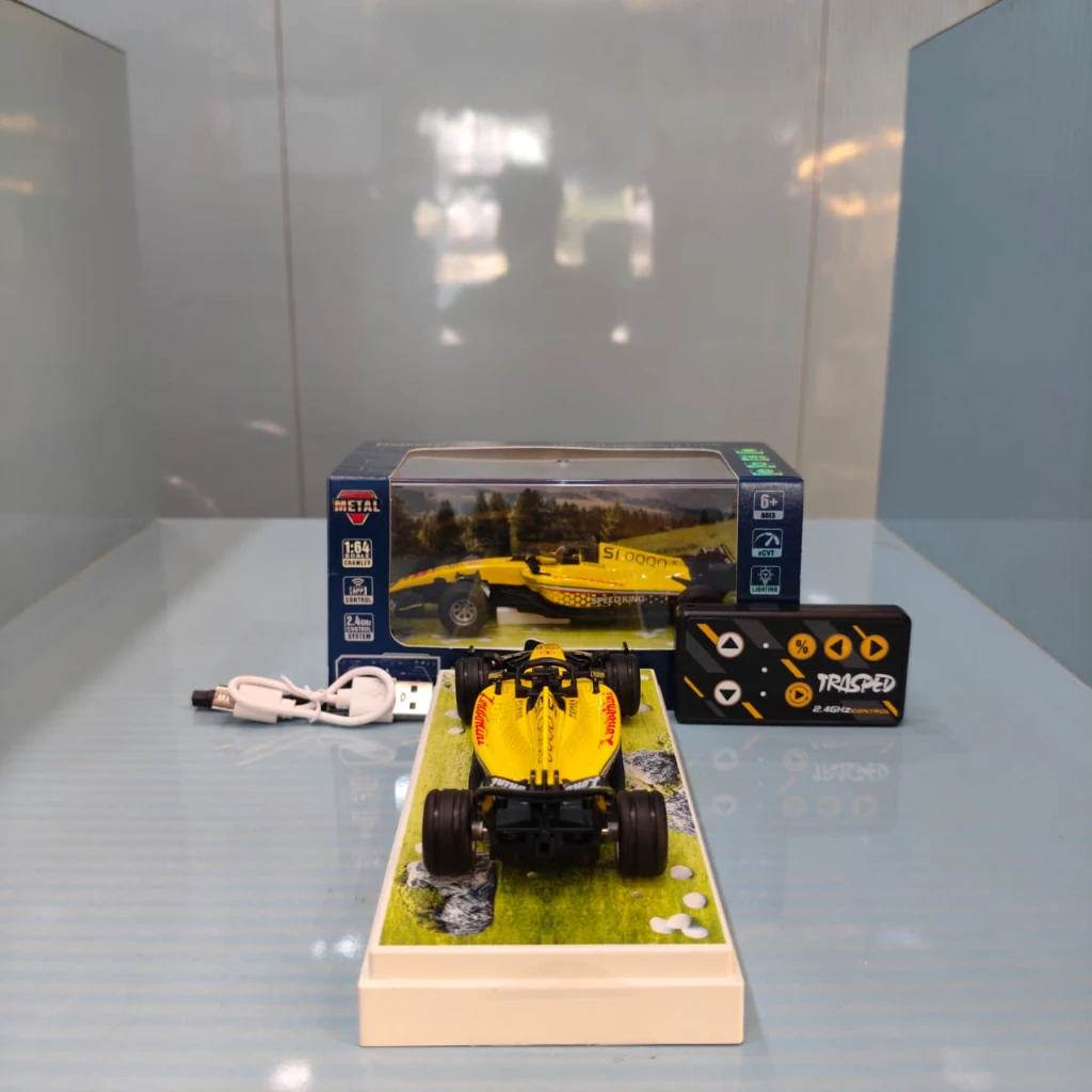 Trasped 1:64 Scale F1 Racing Car – Yellow "Speed King" Edition, App & 2.4GHz Remote Control - Image 5