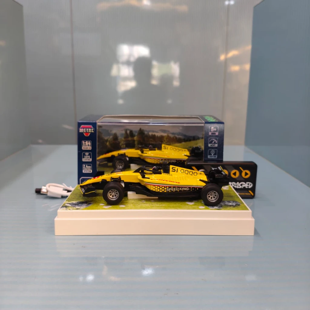 Trasped 1:64 Scale F1 Racing Car – Yellow "Speed King" Edition, App & 2.4GHz Remote Control - Image 2