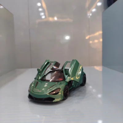 McLaren 720S Green Die-Cast 1:32 Scale