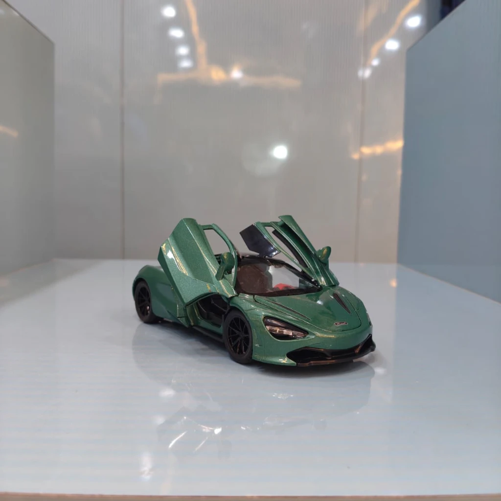 McLaren 720S Green Die-Cast 1:32 Scale - Image 2