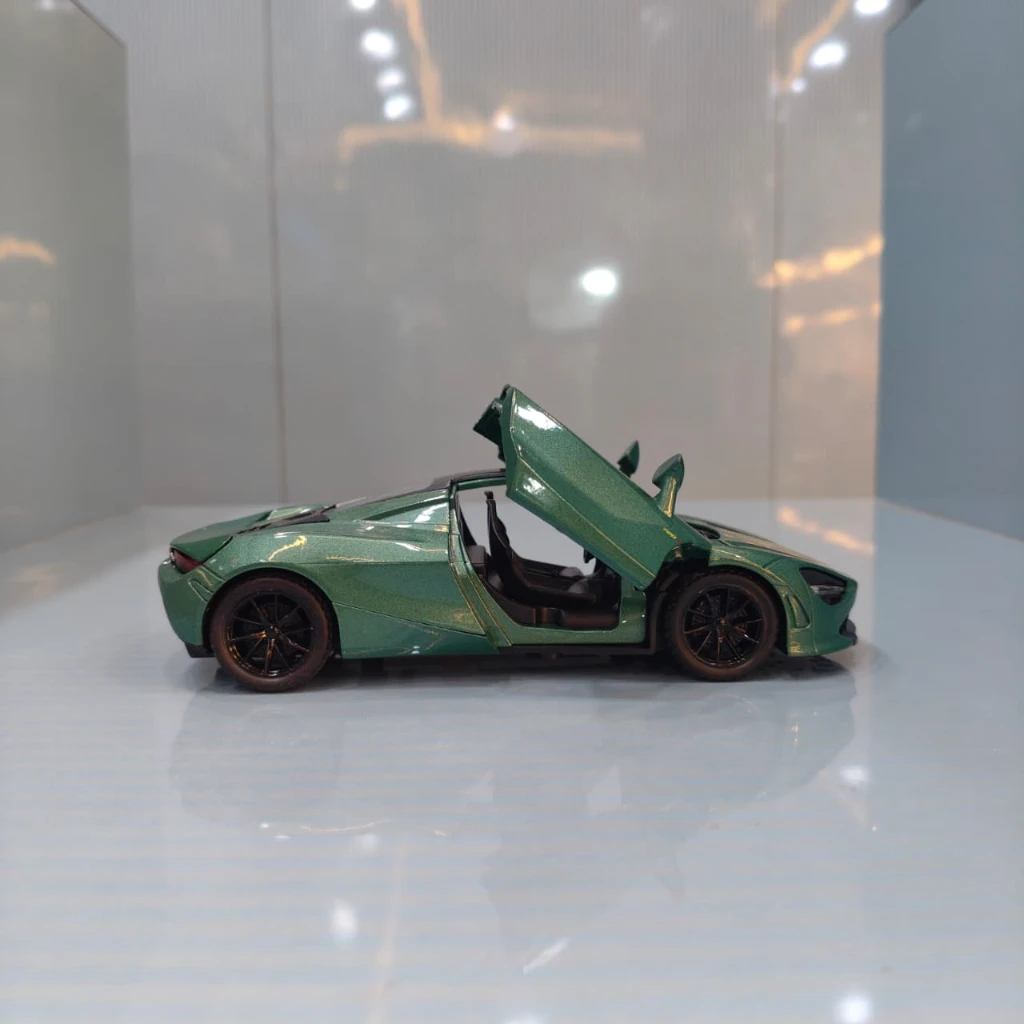 McLaren 720S Green Die-Cast 1:32 Scale - Image 3