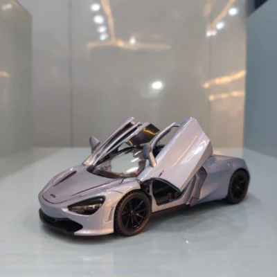 1:32 Scale McLaren 720S Silver Die-Cast
