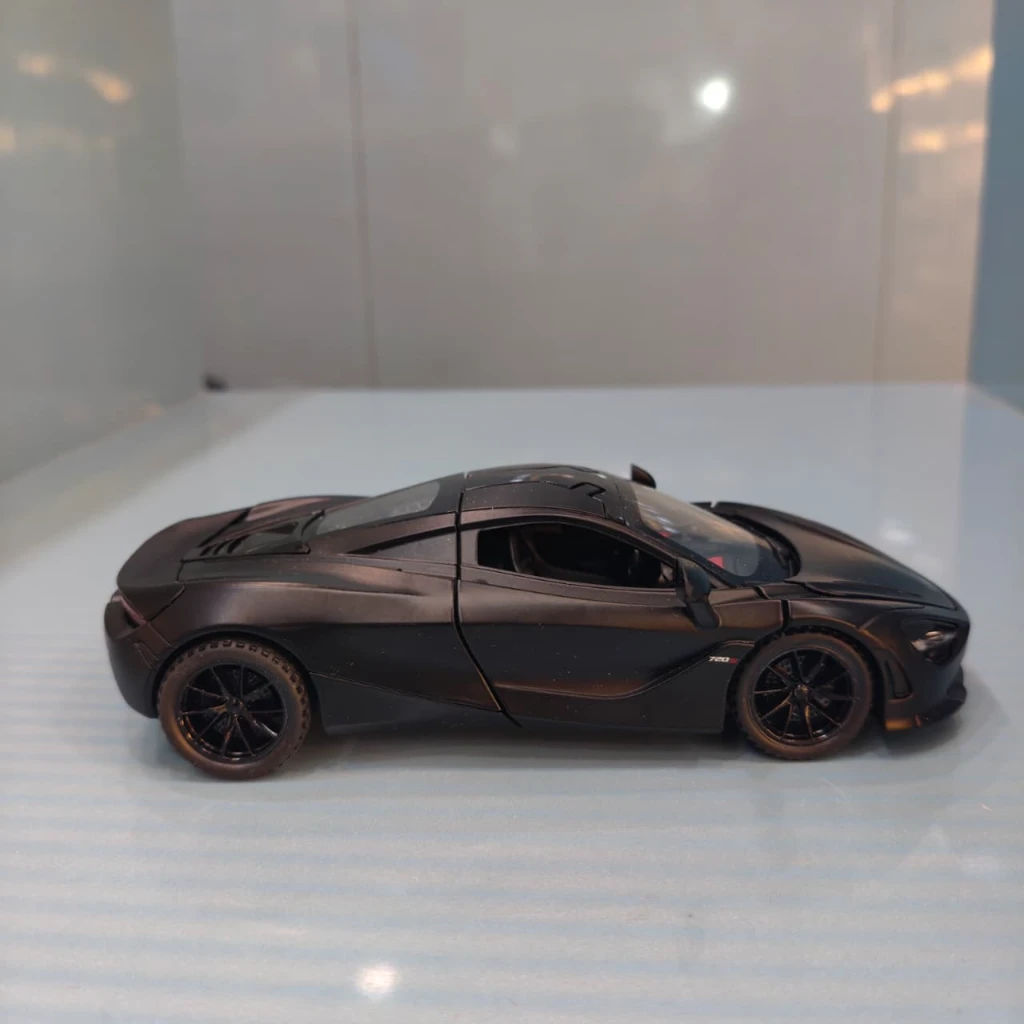 1:32 Scale McLaren 720S Die-Cast Model Car – Matte Black Coupe - Image 5