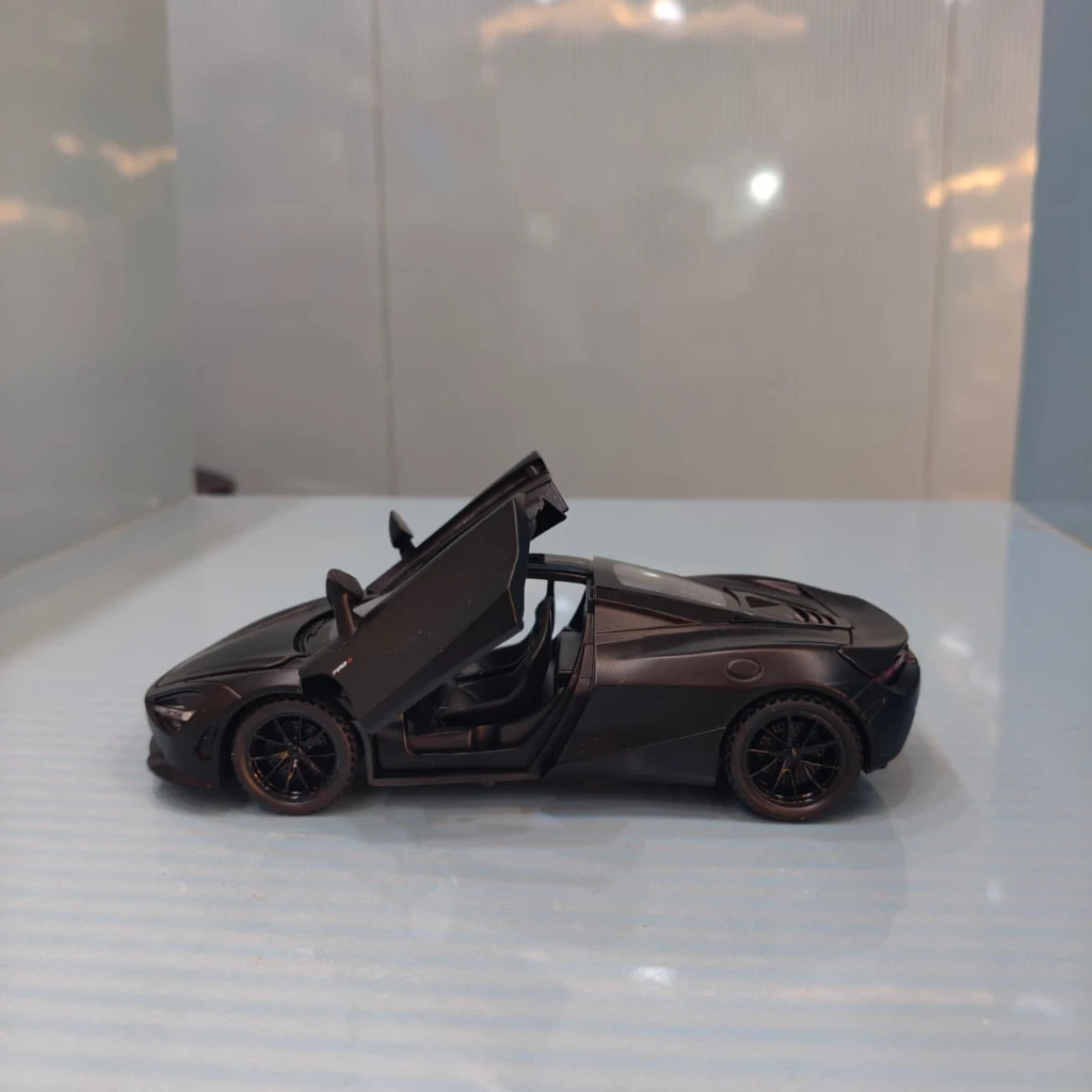 1:32 Scale McLaren 720S Die-Cast Model Car – Matte Black Coupe - Image 7
