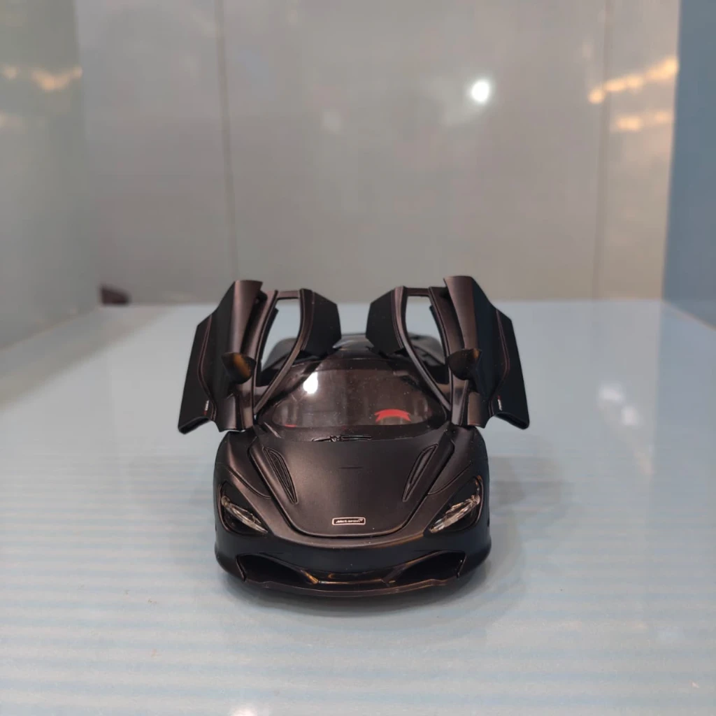 1:32 Scale McLaren 720S Die-Cast Model Car – Matte Black Coupe - Image 4