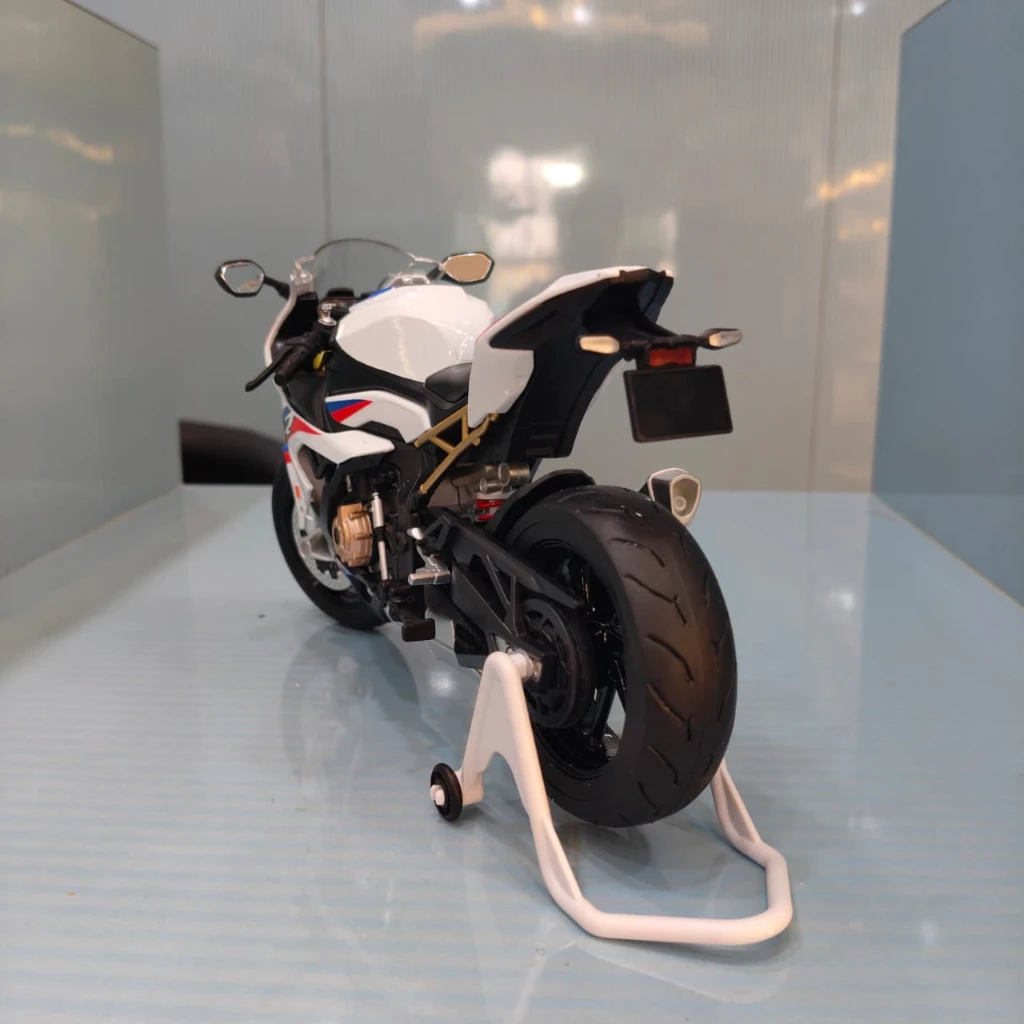BMW S1000 RR 1:9 Scale Die-Cast Bike - Image 3
