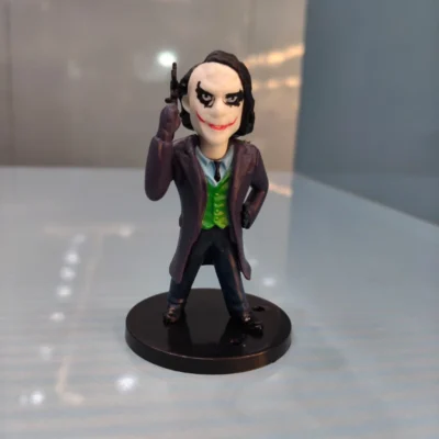 Joker standing with pistol 8cm