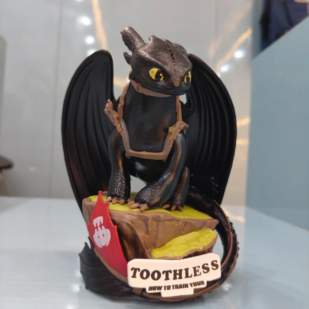 TOOTHLESS – HOW TO TRAIN YOUR DRAGON FIGURE WITH BOX – 14 CM - Image 2