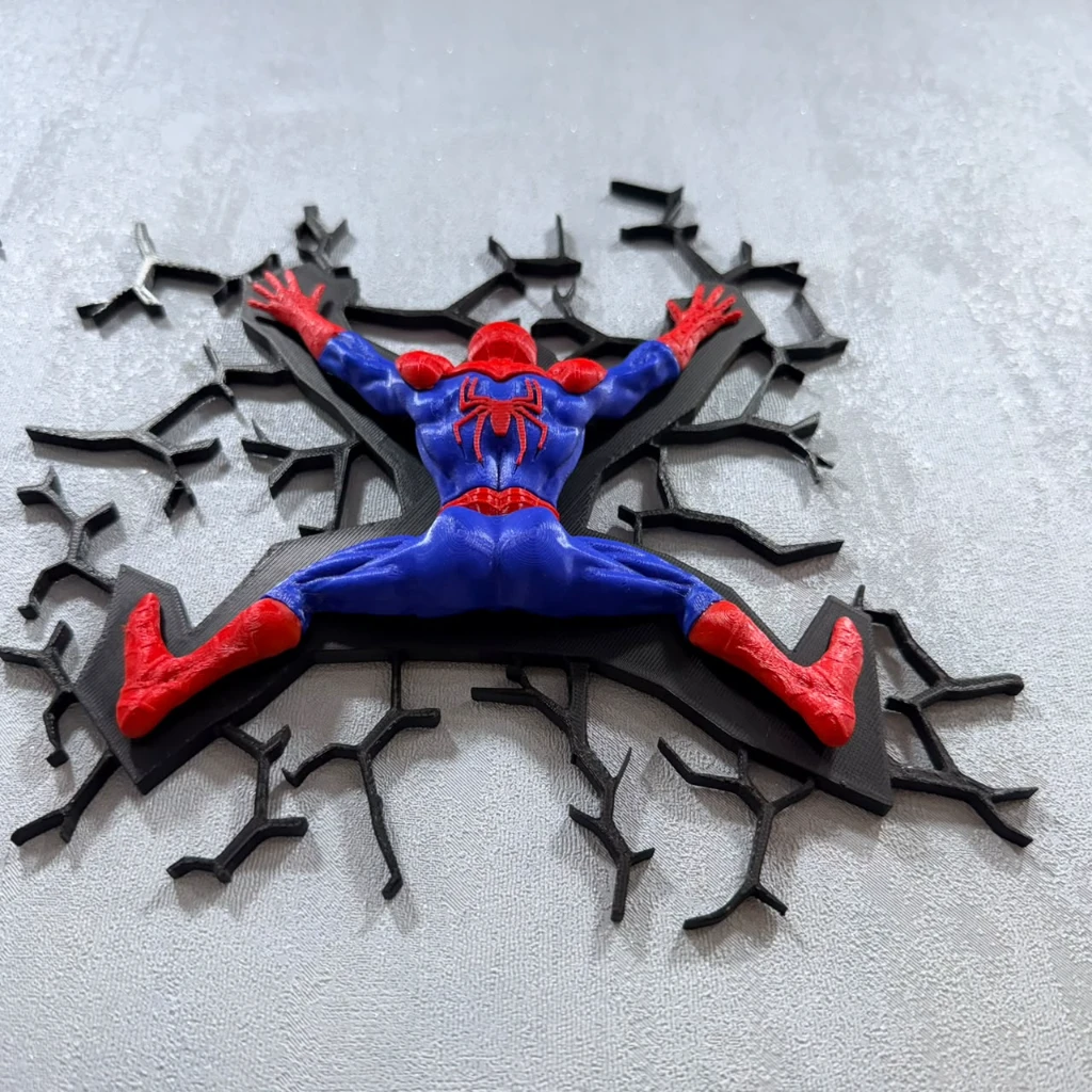 🕷️ Spider-Man Wall Crashed Figure – 22 CM - Image 2