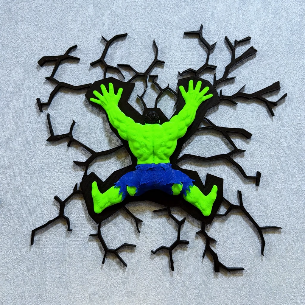 Hulk Wall Crashed Figure – 22 CM