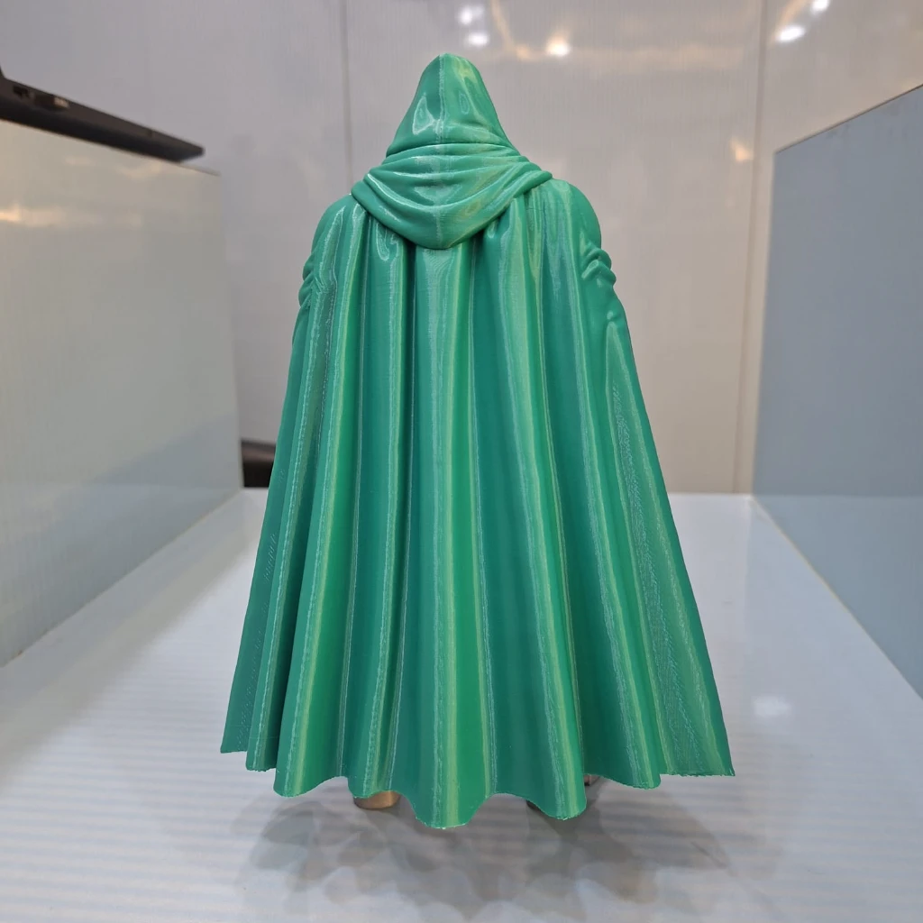 Doctor Doom 24cm Action Figure - Image 5