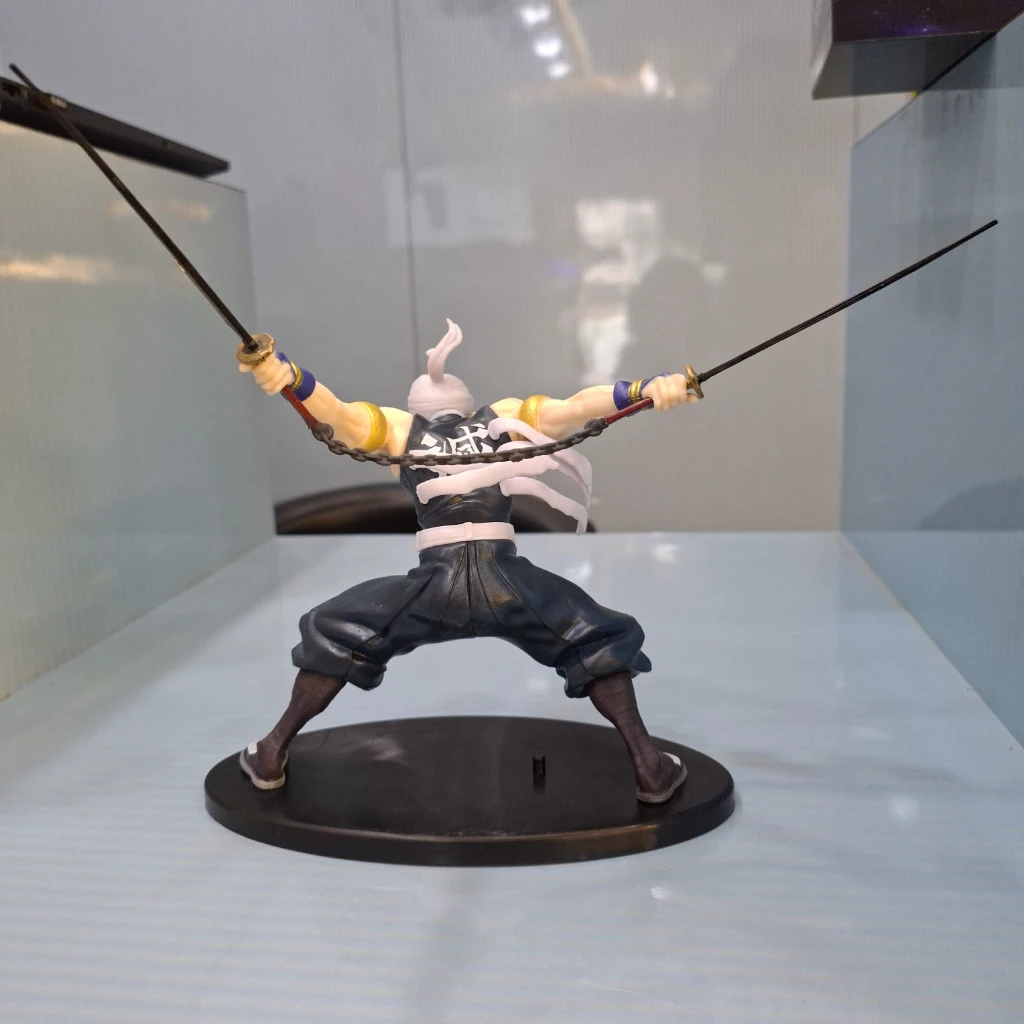 Tengen Uzui 16 cm Action Figure - Image 3