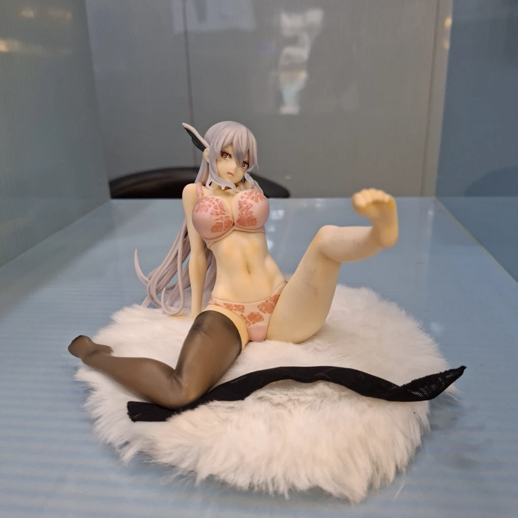 Fantasy Elf Girl 15 × 22 cm Collectible Figure